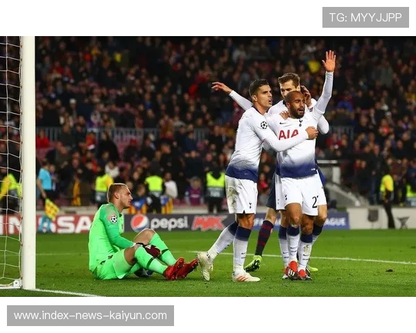 热刺洛赛尔索脚底变向后低射轻松得手——足球场上的精妙瞬间